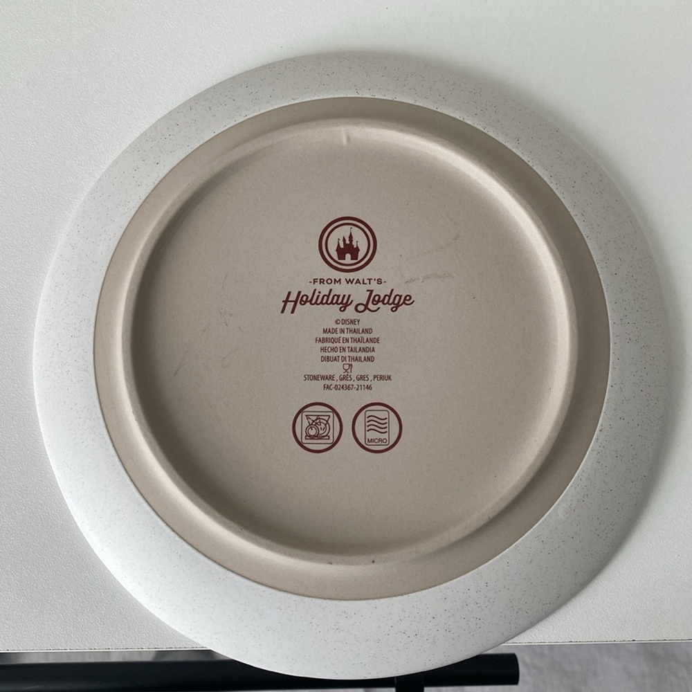 Disney Parks Walt’s Holiday Lodge Collection set of 4 salad plates - Picture 5 of 11